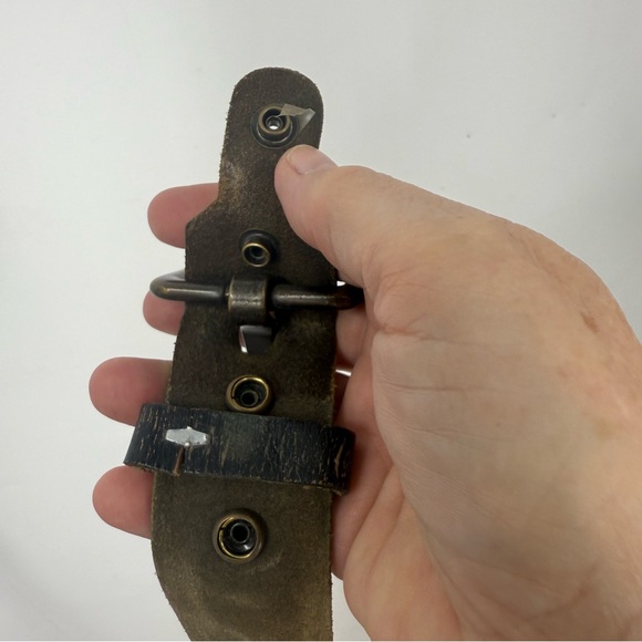 Leather island designed by Bill Lavin, highly distressed leather belt 36 - Picture 8 of 11